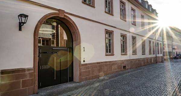 Der Eingang des Bildungszentrums Heidelberg